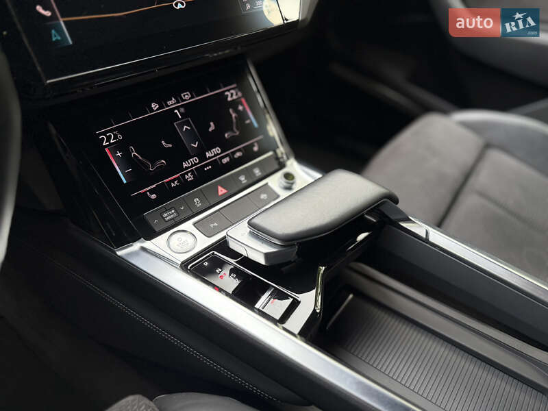 Позашляховик / Кросовер Audi e-tron 2019 в Львові фото 39 Позашляховик / Кросовер Audi e-tron 2019 в Львові