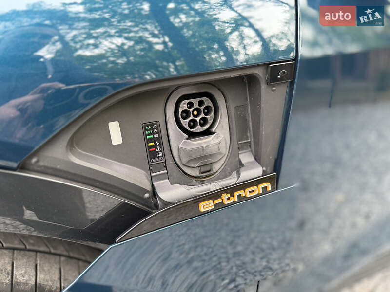 Позашляховик / Кросовер Audi e-tron 2019 в Львові фото 53 Позашляховик / Кросовер Audi e-tron 2019 в Львові