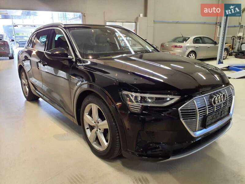 Позашляховик / Кросовер Audi e-tron 2019 в Києві фото 13 Позашляховик / Кросовер Audi e-tron 2019 в Києві