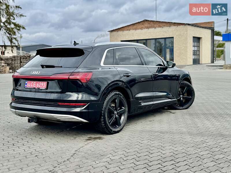 Внедорожник / Кроссовер Audi e-tron 2019 в Сарнах