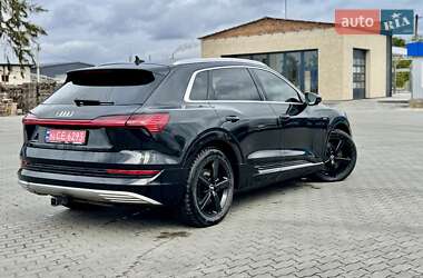 Позашляховик / Кросовер Audi e-tron 2019 в  фото 4 Позашляховик / Кросовер Audi e-tron 2019 в