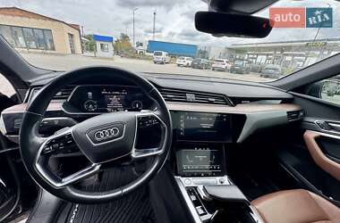 Позашляховик / Кросовер Audi e-tron 2019 в  фото 9 Позашляховик / Кросовер Audi e-tron 2019 в