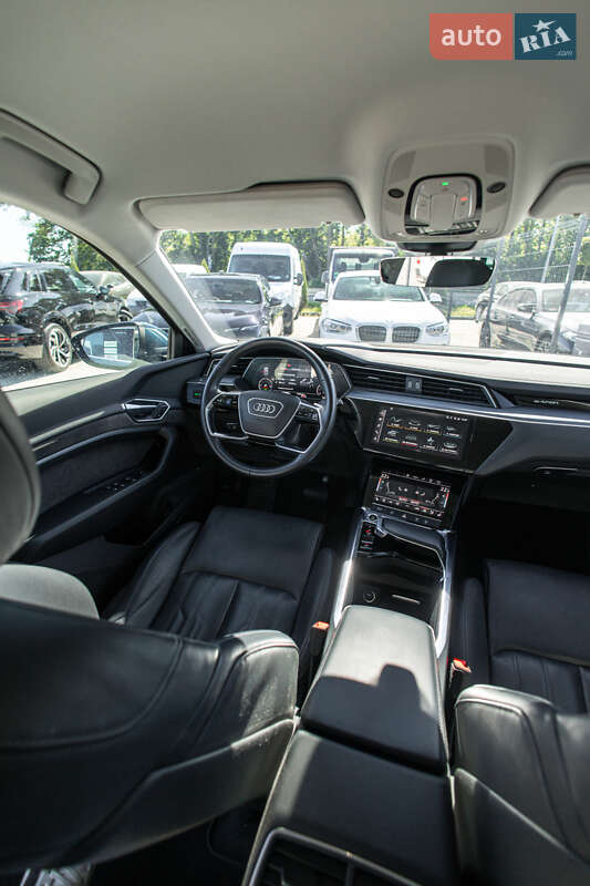 Позашляховик / Кросовер Audi e-tron 2021 в Львові