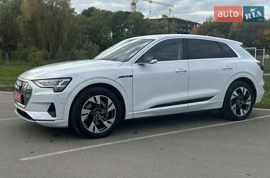 Внедорожник / Кроссовер Audi e-tron 2021 в 