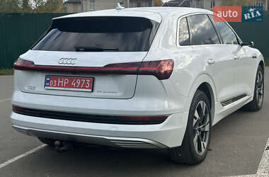 Внедорожник / Кроссовер Audi e-tron 2021 в 