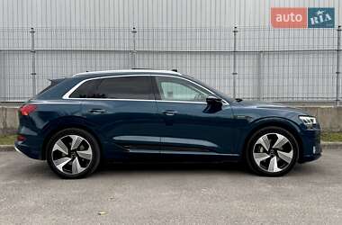 Позашляховик / Кросовер Audi e-tron 2020 в 