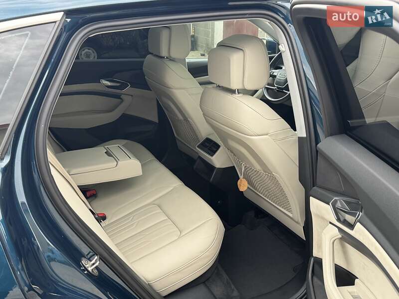 Позашляховик / Кросовер Audi e-tron 2020 в Дніпрі фото 17 Позашляховик / Кросовер Audi e-tron 2020 в Дніпрі