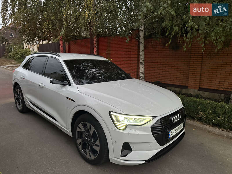 Внедорожник / Кроссовер Audi e-tron 2019 в Днепре фото 2 Внедорожник / Кроссовер Audi e-tron 2019 в Днепре