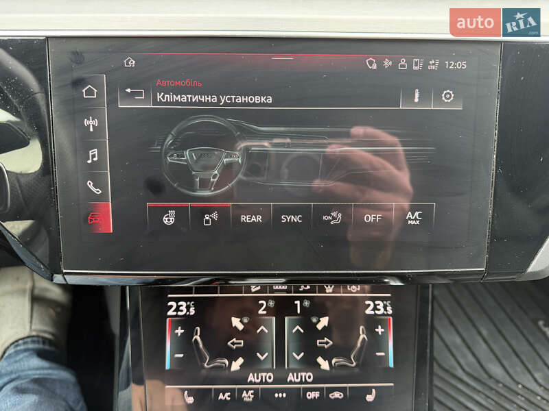 Позашляховик / Кросовер Audi e-tron 2022 в Чернівцях