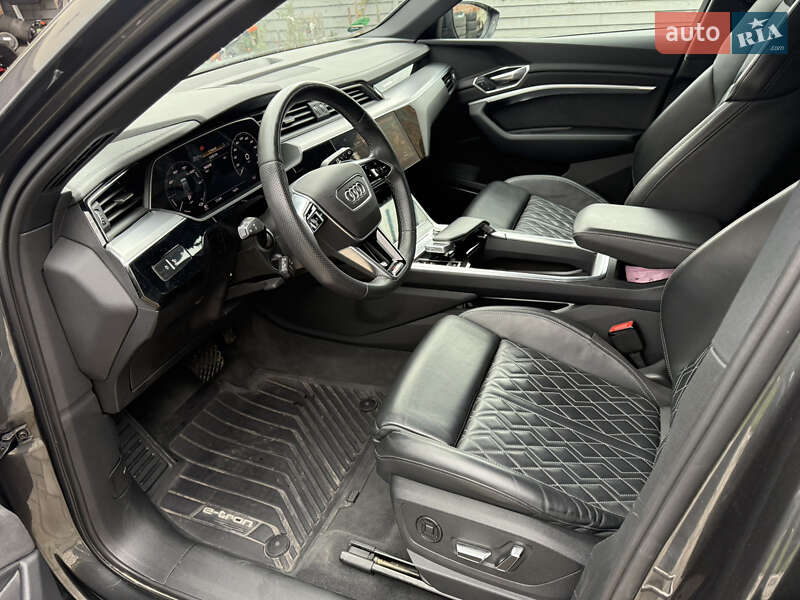 Позашляховик / Кросовер Audi e-tron 2022 в Чернівцях