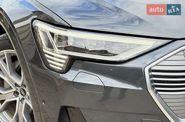 Внедорожник / Кроссовер Audi e-tron 2021 в 