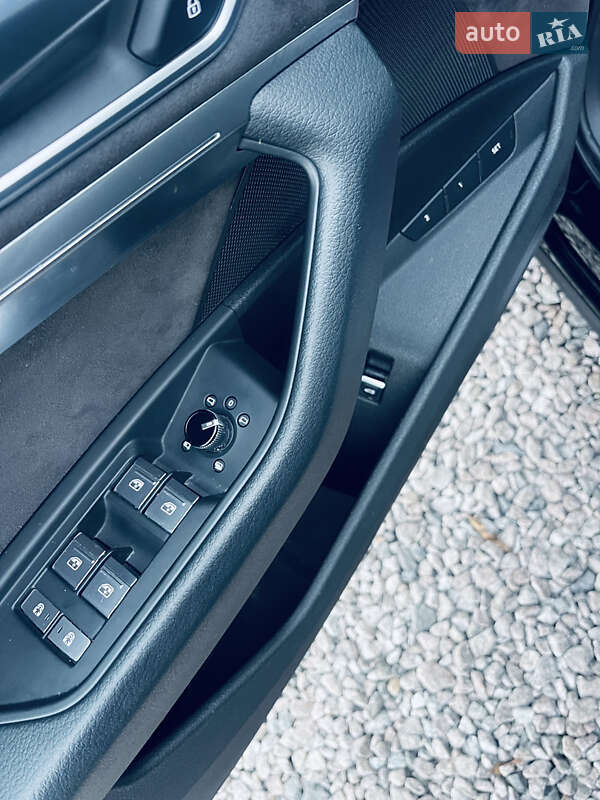 Позашляховик / Кросовер Audi e-tron 2019 в Бродах