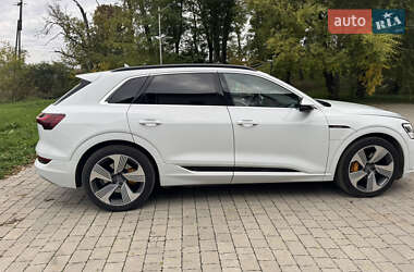 Внедорожник / Кроссовер Audi e-tron 2018 в 