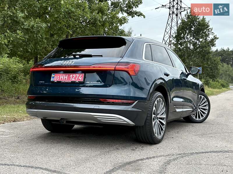 Позашляховик / Кросовер Audi e-tron 2021 в Києві