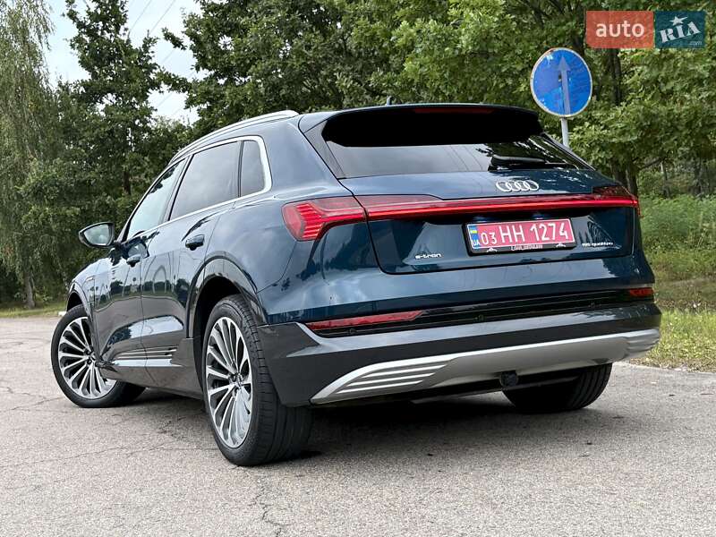 Позашляховик / Кросовер Audi e-tron 2021 в Києві