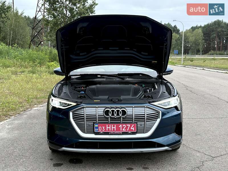 Позашляховик / Кросовер Audi e-tron 2021 в Києві
