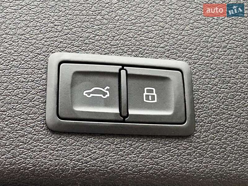 Позашляховик / Кросовер Audi e-tron 2021 в Києві