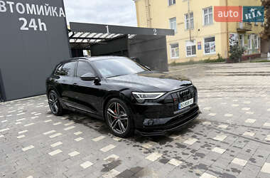Позашляховик / Кросовер Audi e-tron 2020 в 