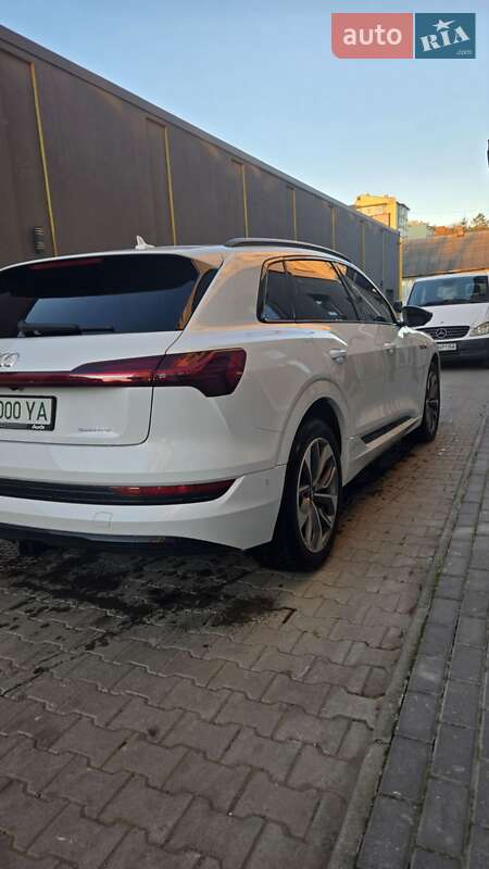 Позашляховик / Кросовер Audi e-tron 2020 в Чернівцях фото 14 Позашляховик / Кросовер Audi e-tron 2020 в Чернівцях