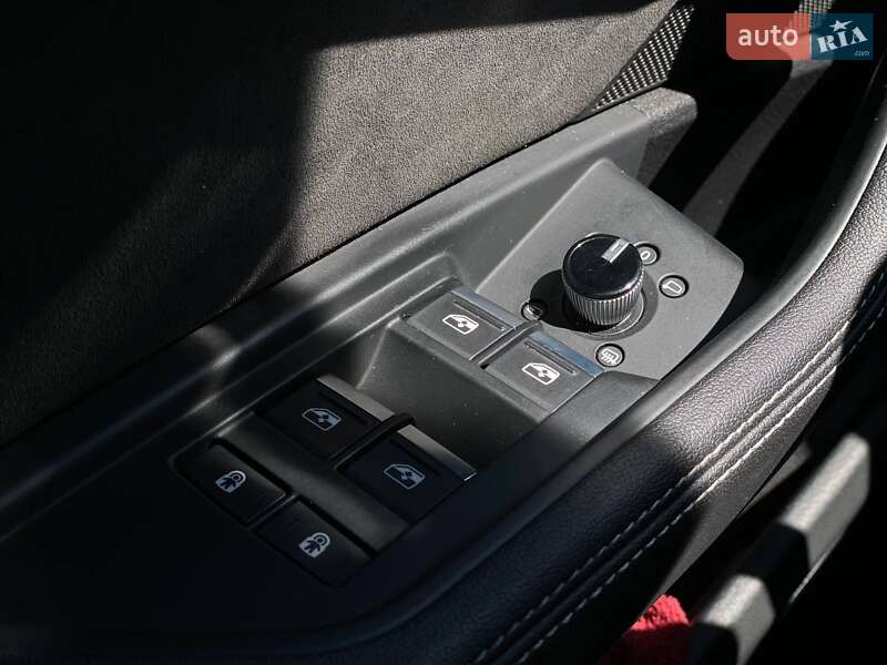 Позашляховик / Кросовер Audi e-tron 2021 в Києві фото 36 Позашляховик / Кросовер Audi e-tron 2021 в Києві