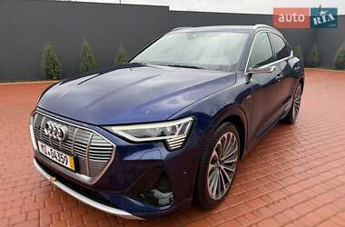 Позашляховик / Кросовер Audi e-tron 2021 в  фото 6 Позашляховик / Кросовер Audi e-tron 2021 в
