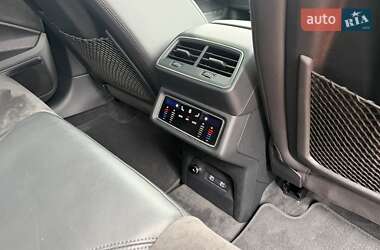 Позашляховик / Кросовер Audi e-tron 2021 в  фото 20 Позашляховик / Кросовер Audi e-tron 2021 в