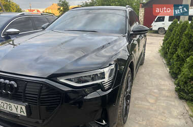 Позашляховик / Кросовер Audi e-tron 2022 в Вінниці