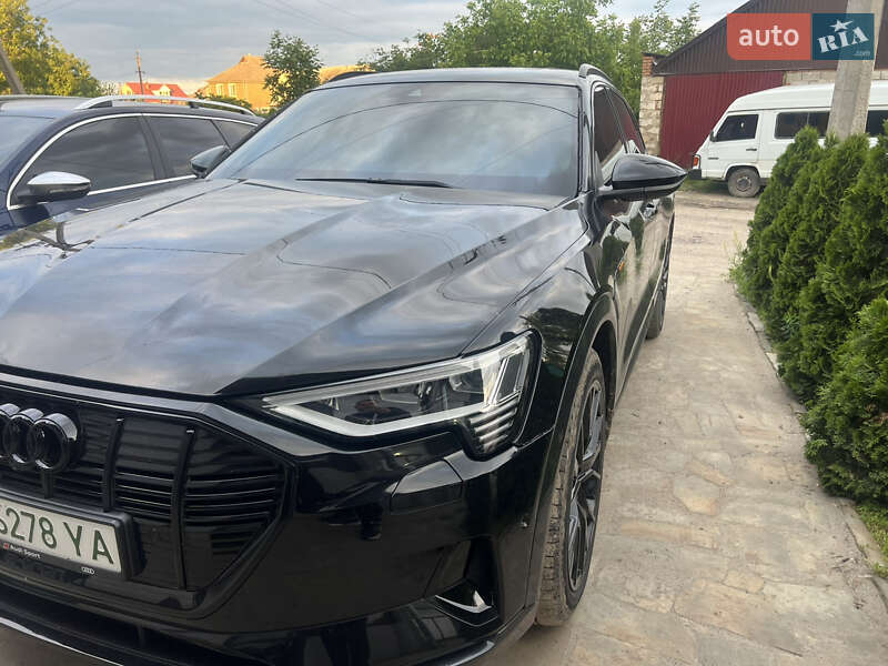 Позашляховик / Кросовер Audi e-tron 2022 в Вінниці