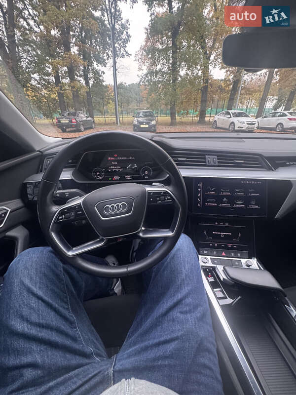 Позашляховик / Кросовер Audi e-tron 2021 в Харкові фото 12 Позашляховик / Кросовер Audi e-tron 2021 в Харкові