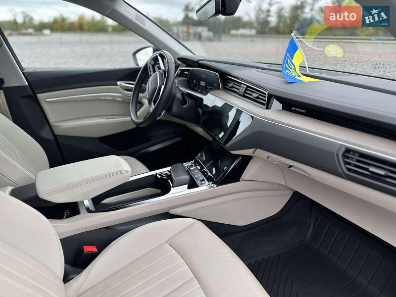Позашляховик / Кросовер Audi e-tron 2020 в Києві фото 9 Позашляховик / Кросовер Audi e-tron 2020 в Києві