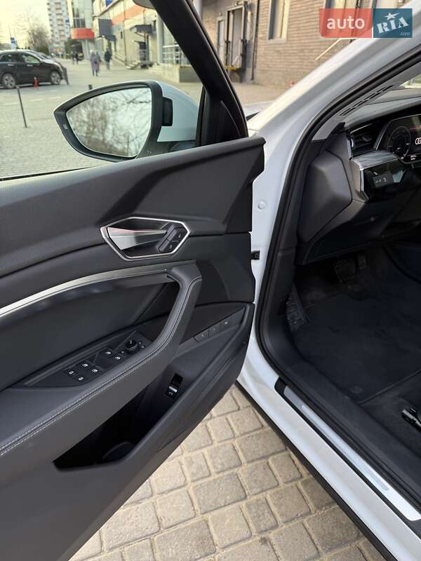 Внедорожник / Кроссовер Audi e-tron 2021 в Львове фото 13 Внедорожник / Кроссовер Audi e-tron 2021 в Львове