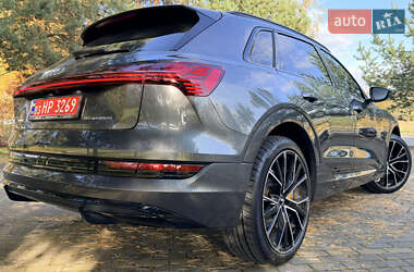 Внедорожник / Кроссовер Audi e-tron 2020 в 