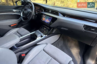 Внедорожник / Кроссовер Audi e-tron 2020 в 