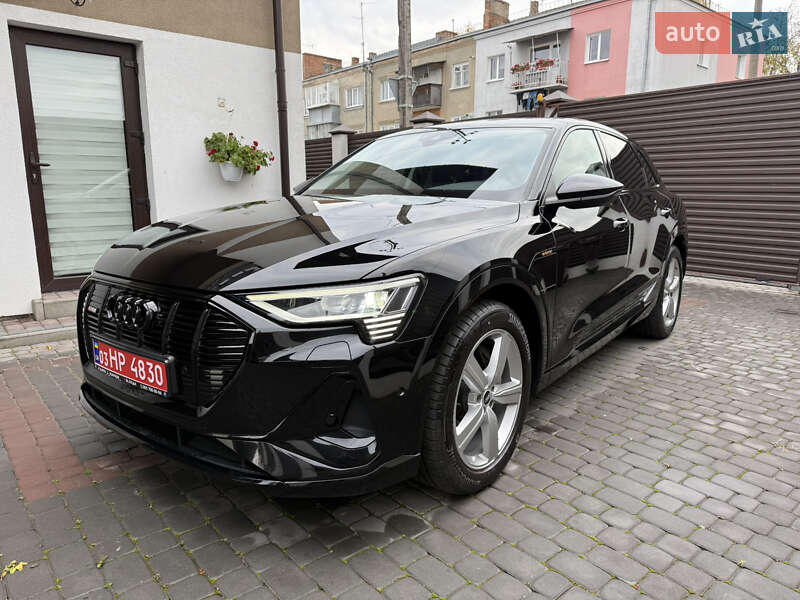 Позашляховик / Кросовер Audi e-tron 2022 в Луцьку