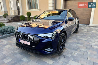 Позашляховик / Кросовер Audi e-tron 2022 в  фото 3 Позашляховик / Кросовер Audi e-tron 2022 в