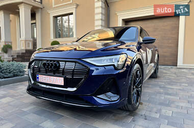 Позашляховик / Кросовер Audi e-tron 2022 в  фото 4 Позашляховик / Кросовер Audi e-tron 2022 в