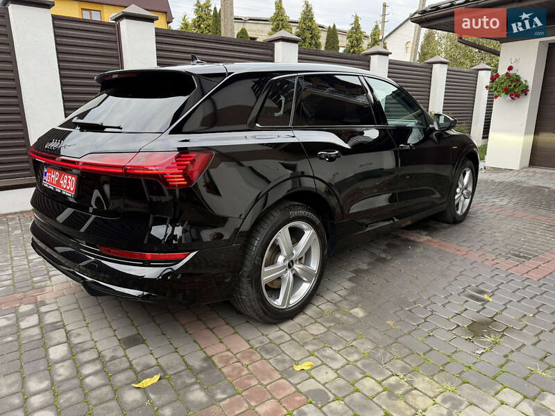 Позашляховик / Кросовер Audi e-tron 2022 в Луцьку