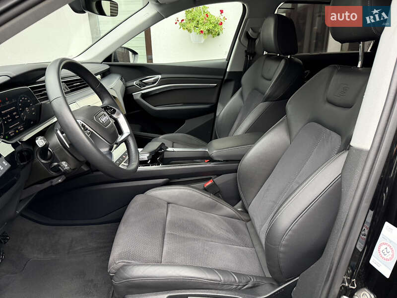 Позашляховик / Кросовер Audi e-tron 2022 в Луцьку