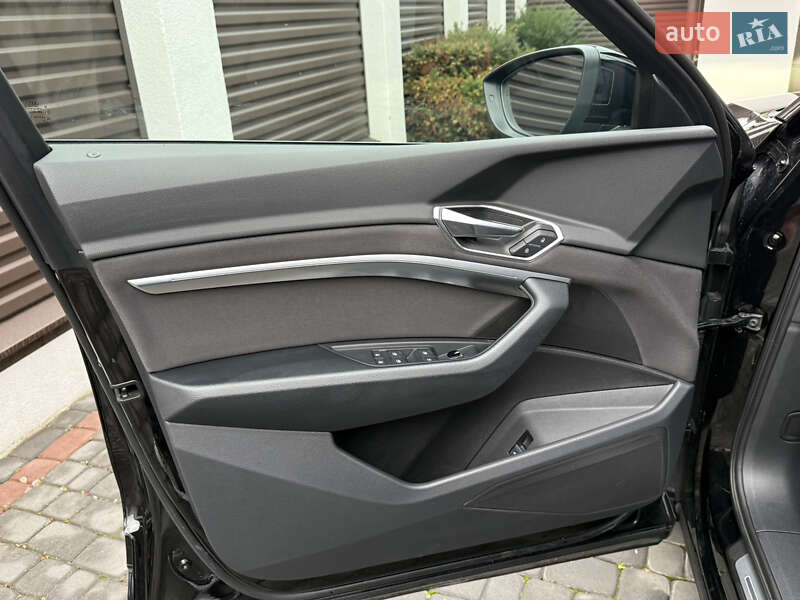 Позашляховик / Кросовер Audi e-tron 2022 в Луцьку