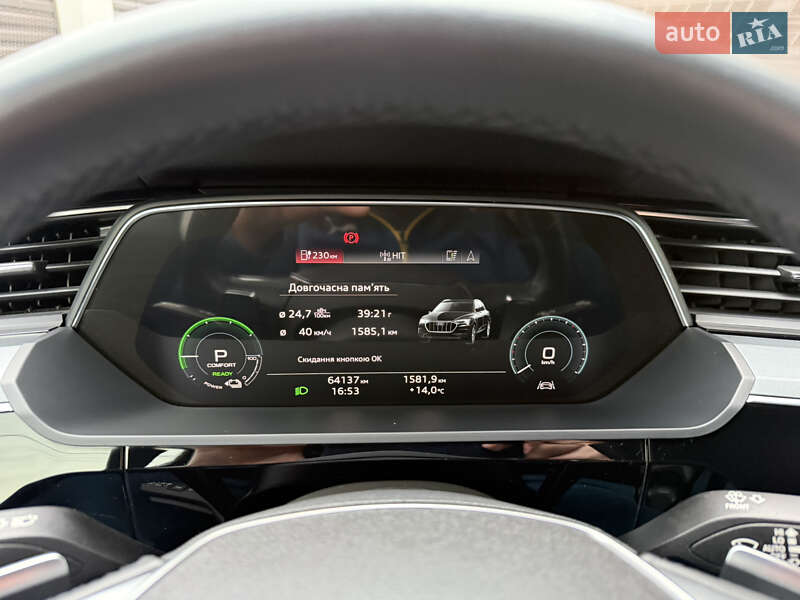 Позашляховик / Кросовер Audi e-tron 2022 в Луцьку