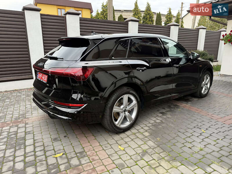 Позашляховик / Кросовер Audi e-tron 2022 в Луцьку