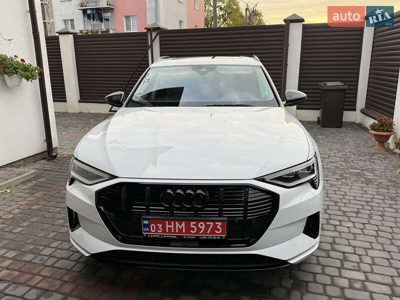 Позашляховик / Кросовер Audi e-tron 2022 в Луцьку