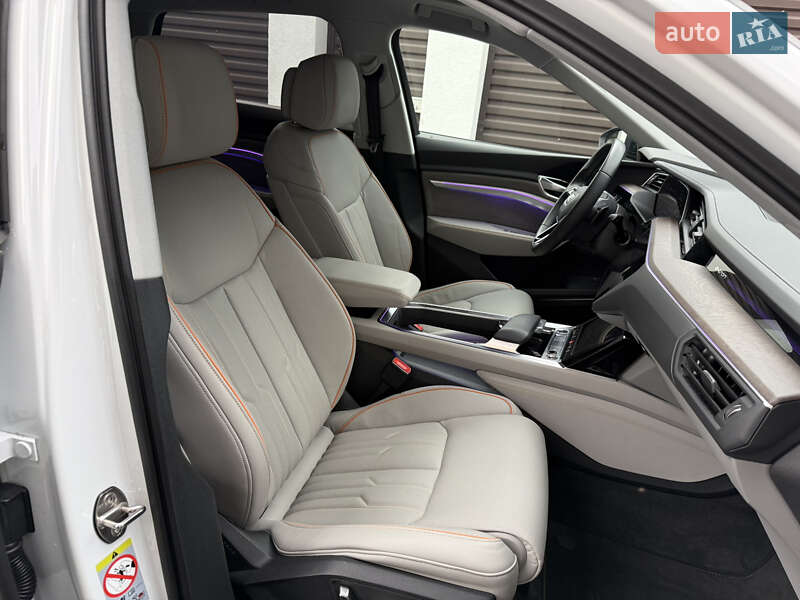 Позашляховик / Кросовер Audi e-tron 2022 в Луцьку