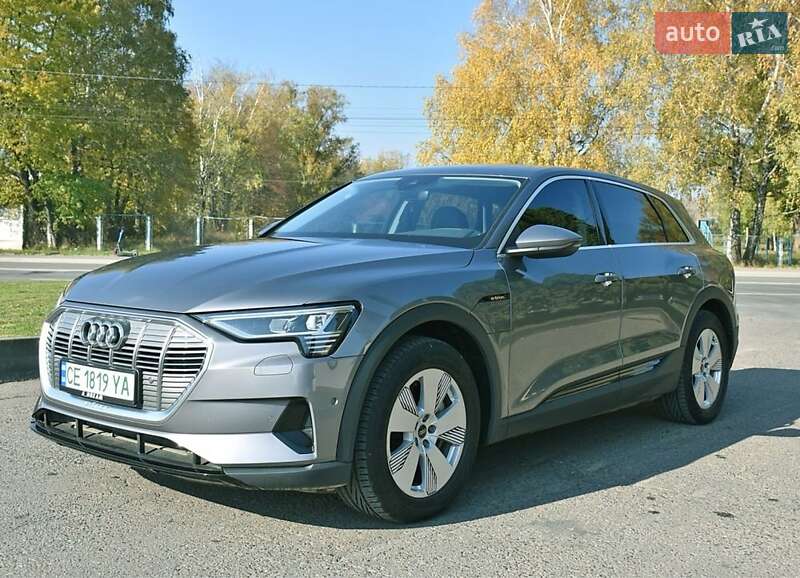 Внедорожник / Кроссовер Audi e-tron 2021 в 