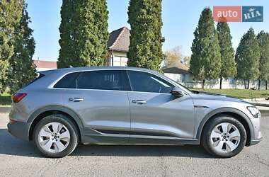 Внедорожник / Кроссовер Audi e-tron 2021 в 