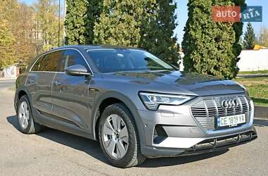 Внедорожник / Кроссовер Audi e-tron 2021 в 