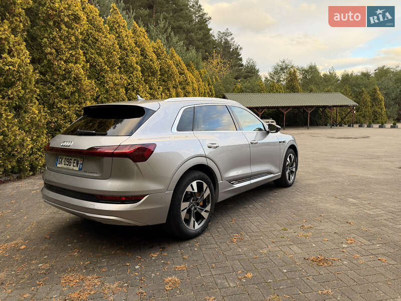 Позашляховик / Кросовер Audi e-tron 2023 в Львові