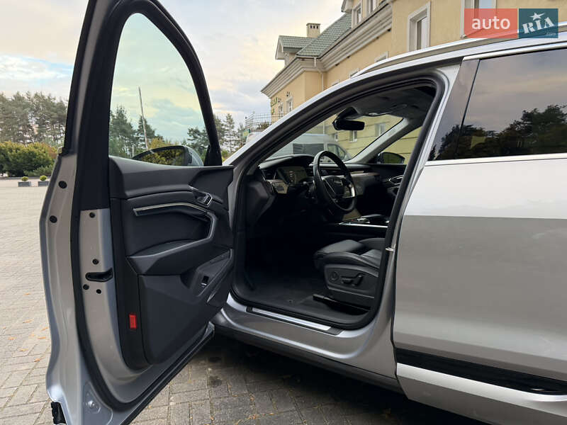 Позашляховик / Кросовер Audi e-tron 2023 в Львові