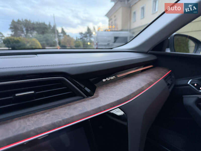 Позашляховик / Кросовер Audi e-tron 2023 в Львові