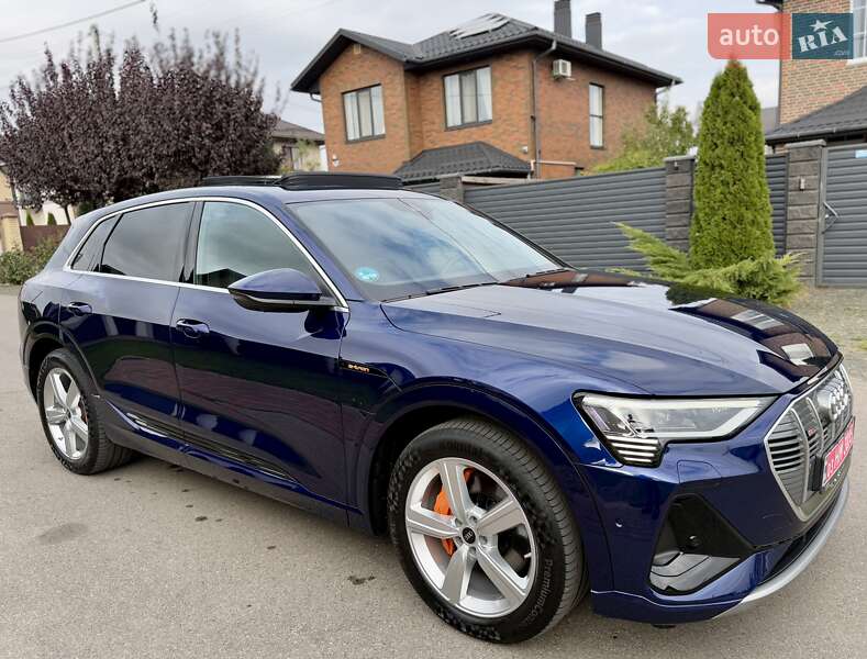 Внедорожник / Кроссовер Audi e-tron 2022 в Киеве фото 28 Внедорожник / Кроссовер Audi e-tron 2022 в Киеве